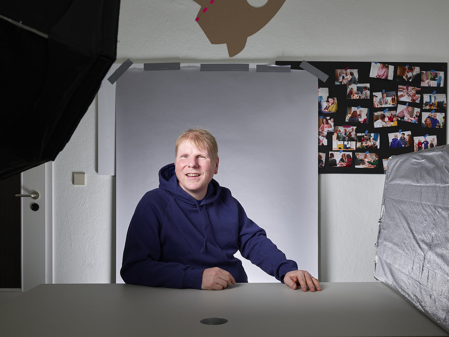 Anders als andere Journalisten fürchtet Jakob Vicari die Künstliche Intelligenz nicht. Er bezeichnet sich selbst als KI-Euphoriker. (Foto: Christian O. Bruch) – Anders als andere Journalisten fürchtet Jakob Vicari die Künstliche Intelligenz nicht. Er bezeichnet sich selbst als KI-Euphoriker. (Foto: Christian O. Bruch)
