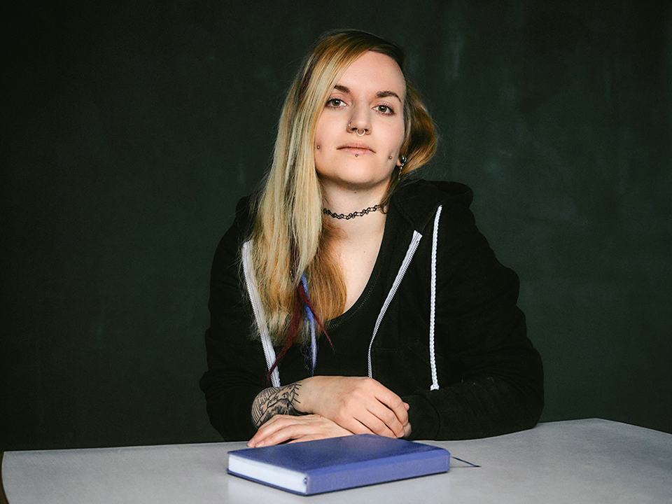 – "Es ist total wichtig, dass man jüngeren Kollegen die Hand reicht", sagt Investigativjournalistin Isabell Beer. (Foto: Paulina Hildesheim)