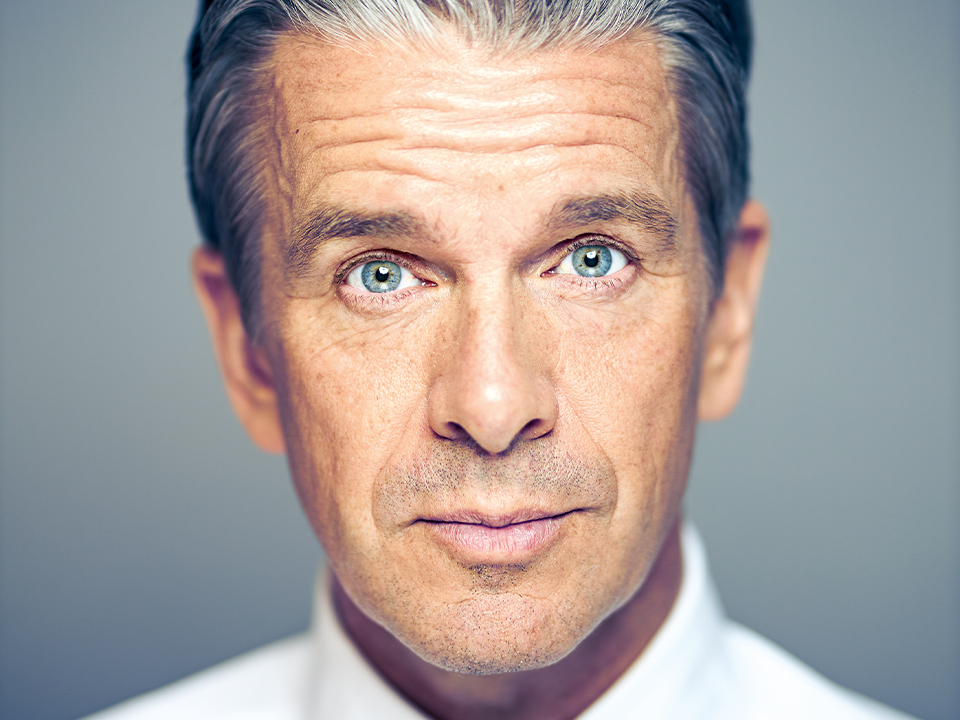 – "Als Gastgeber so herumzuzappeln, verstößt eigentlich gegen jede Fernsehregel", sagt Markus Lanz im journalist-Interview (Bild: Christian O. Bruch)