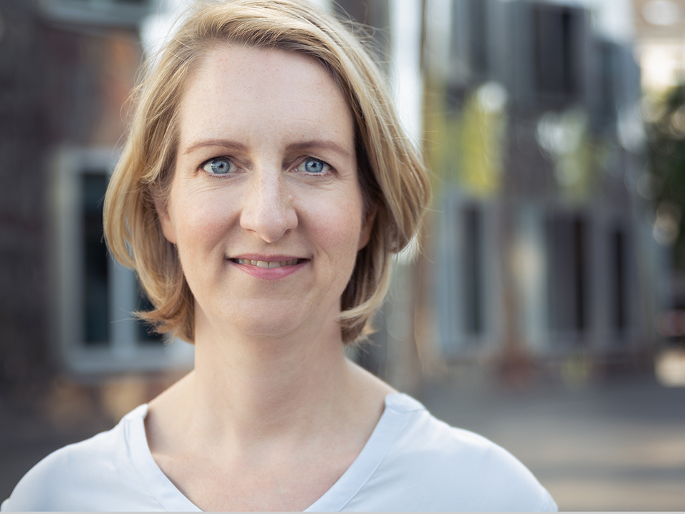 – Simone Jost-Westendorf leitet das Journalismus Lab der Landesanstalt für Medien NRW. (Foto: LfM NRW/Dorothea Näder)