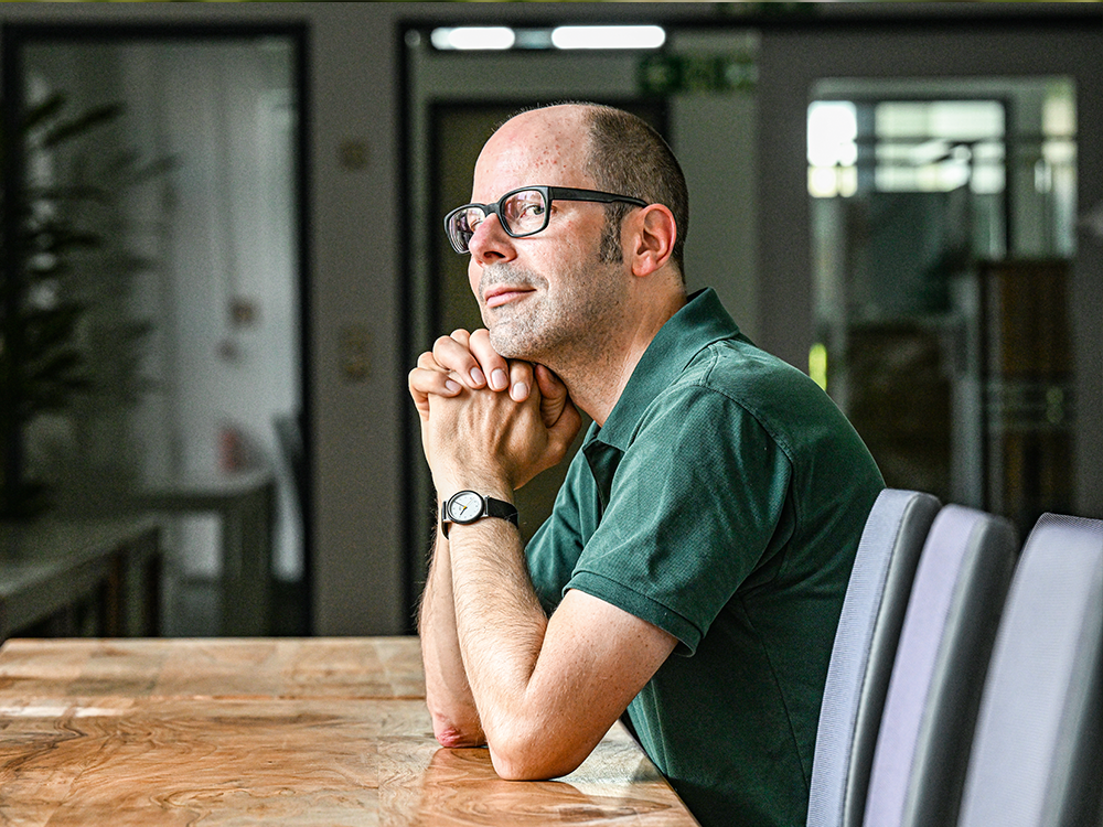  – „Mein Appell an Journalisten: Macht KI zu eurem Lieblingswerkzeug, mit dem es euch richtig Spaß macht, zu arbeiten”, sagt Michael Butter. Foto: Maurizio Gambarini/Funke Foto